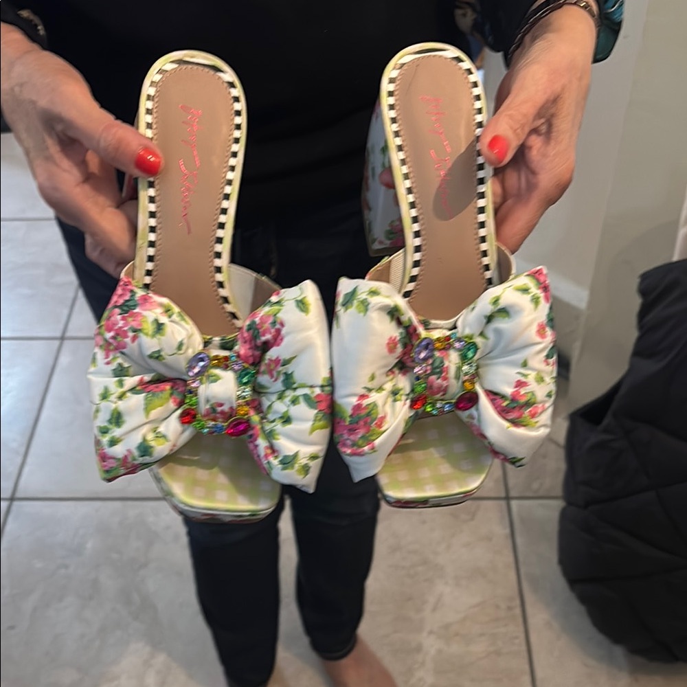 Betsey Johnson White and Green Mules with Decorative Bows